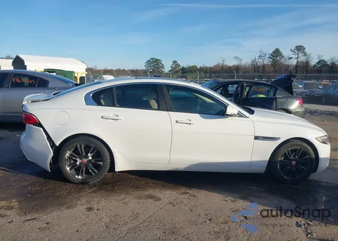 2017 Jaguar Xe 25T Premium z USA, uszkodzony, nr VIN SAJAD4BG6HA969173